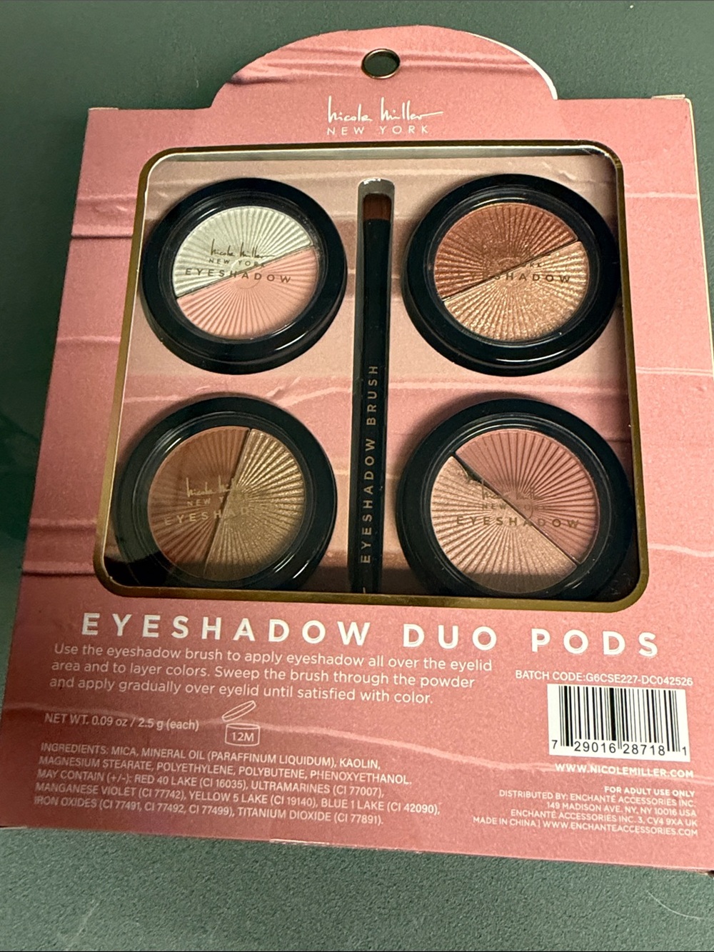 Nicole Miller Pink & Gold Eyeshadow Duo Pods Set with Brush